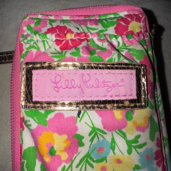 Lilly Pulitzer Tropical Pink and Green Visor wristlet and 2 scrunchie Set. main image 16